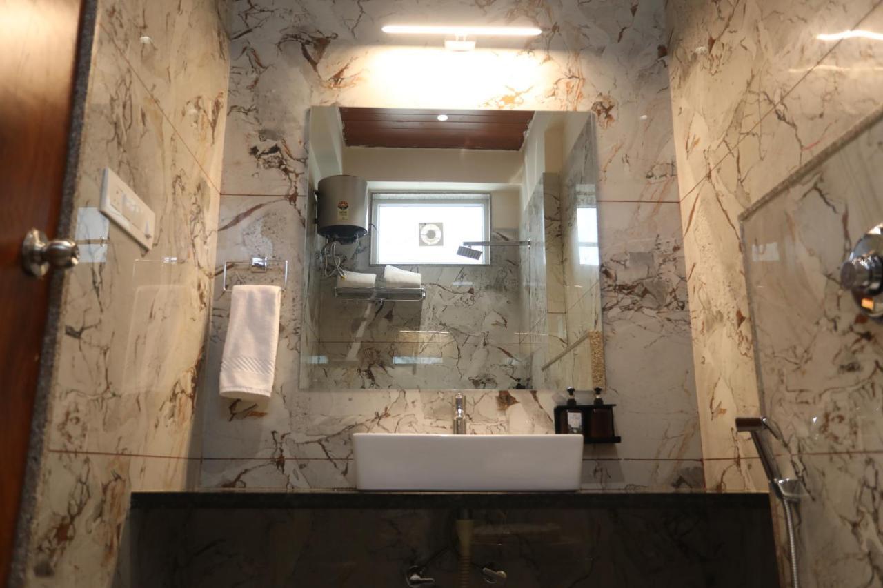 Chandan Kasturi Resort Dariāwad 外观 照片