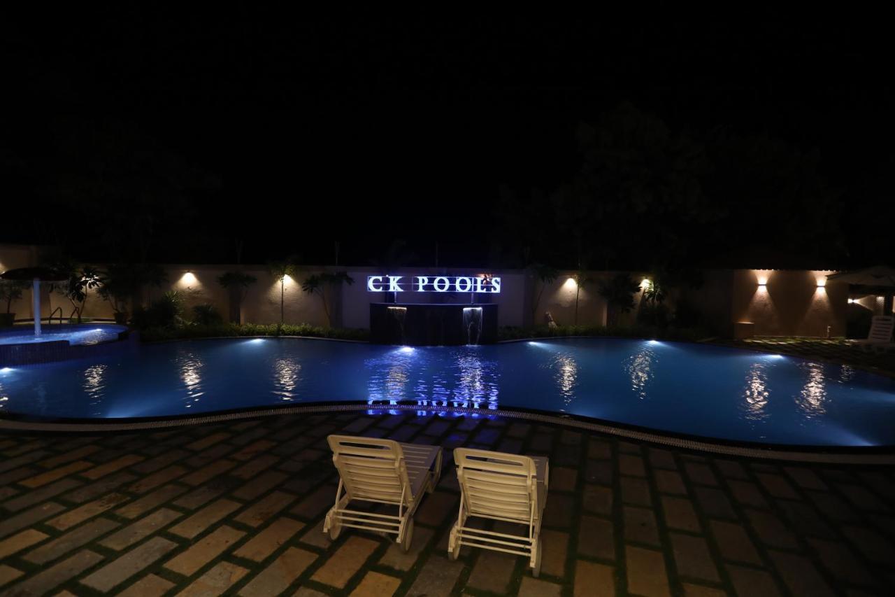 Chandan Kasturi Resort Dariāwad 外观 照片