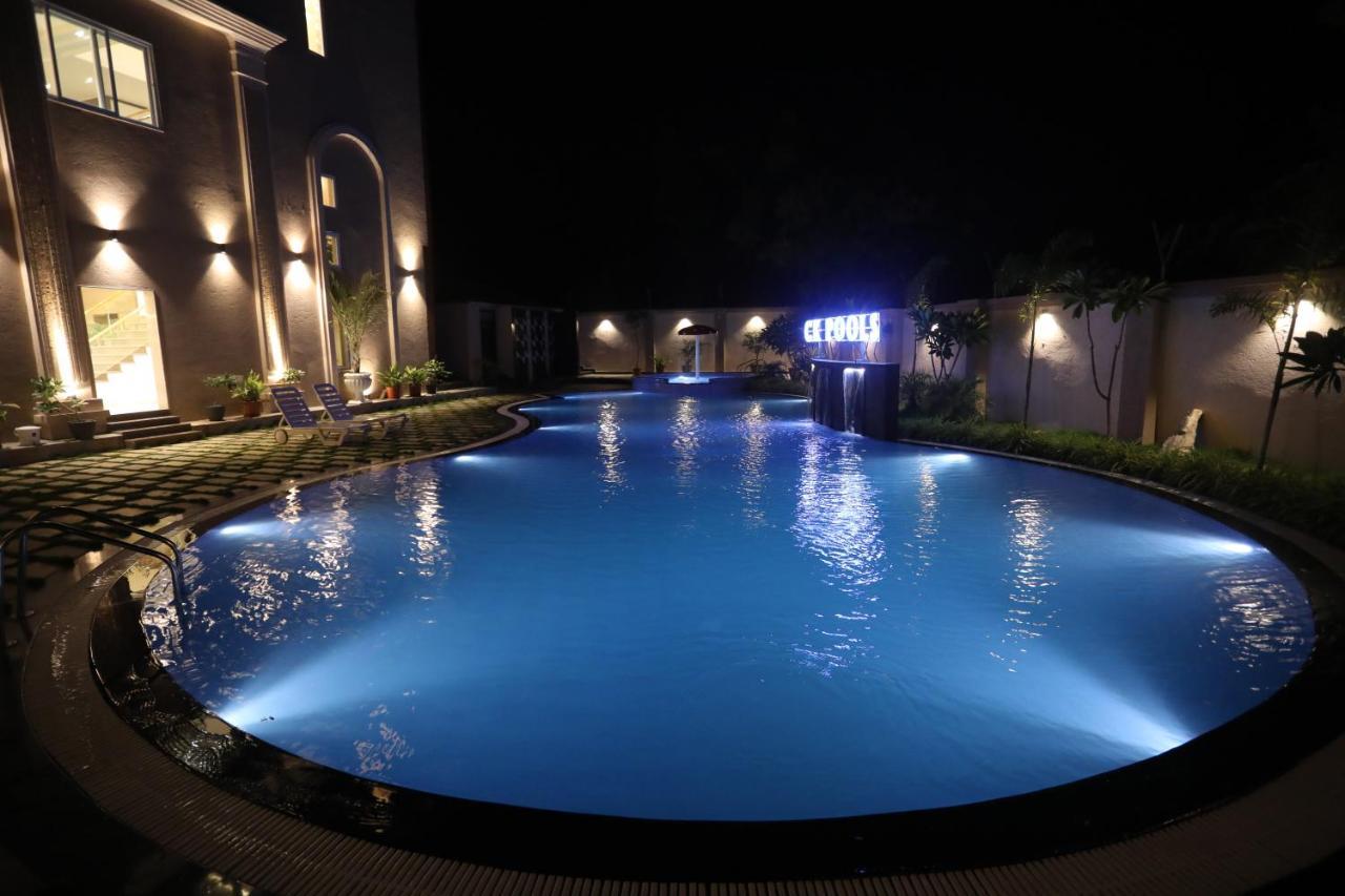 Chandan Kasturi Resort Dariāwad 外观 照片